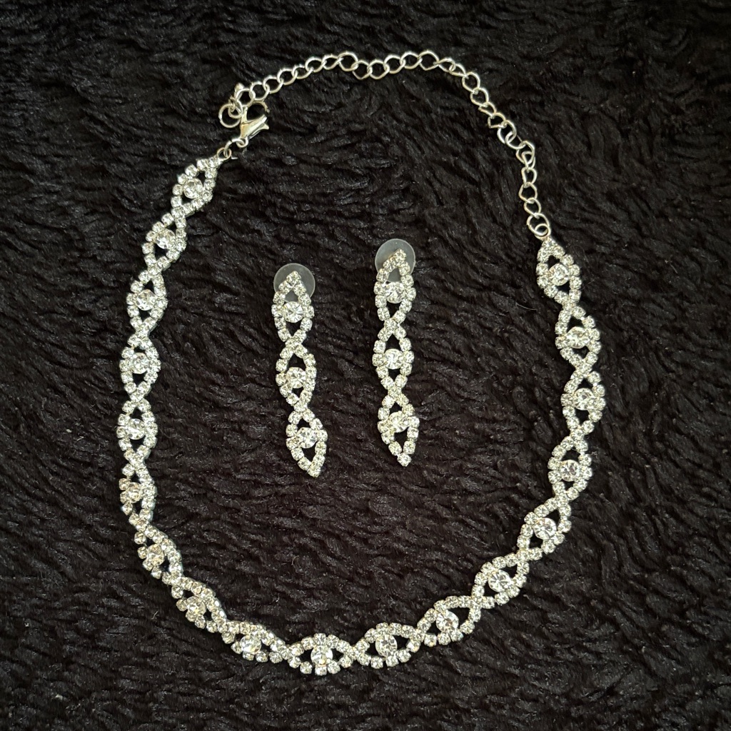 Elegant Silver Jewelry Set Costume Jewelry